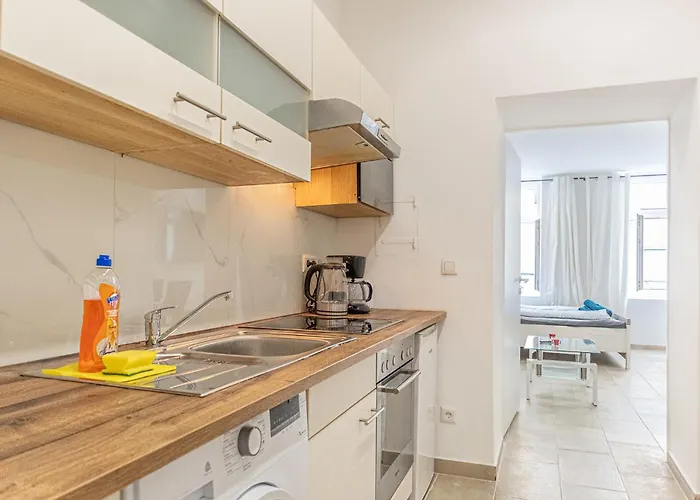 Cheerful Favoriten Near U1 Reumannplatz Apartman
